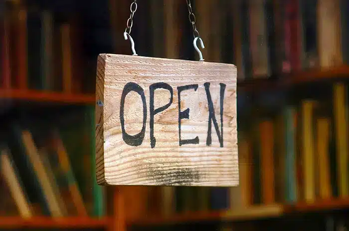 No, St Andrews Bookshop is not closing!