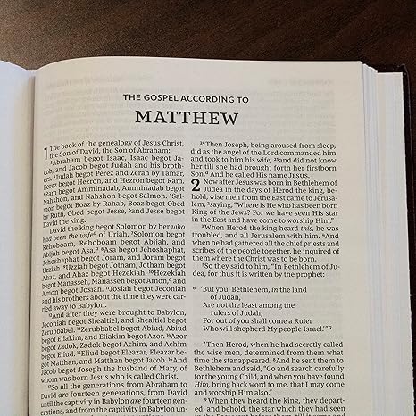 NKJV Pew Bible, Black - Image 2